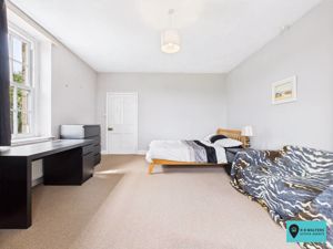 Bedroom- click for photo gallery